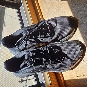 Nike Revolution Sneakers